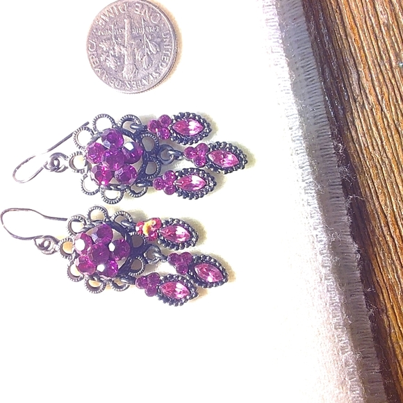 Earringd - Picture 1 of 1